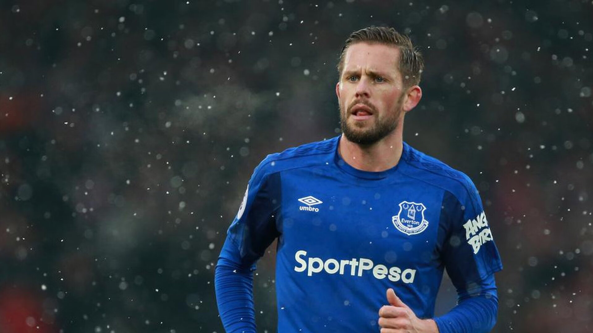 《虚拟现实（VR）与电竞深度融合，引领未来发展方向》，虚拟现实和vr的区别